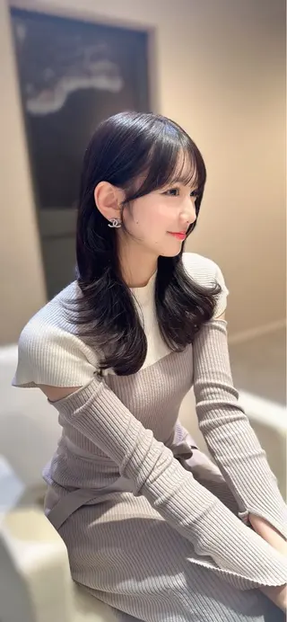 セミロング grace by afloat所属・平尾 樹里のヘアスタイル