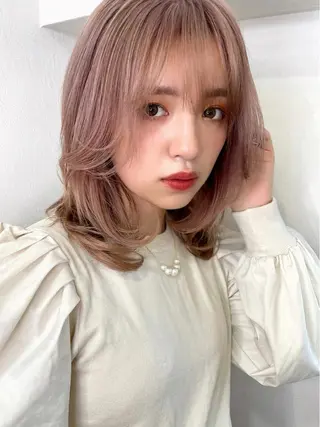 ミディアム レイヤーカット、 大人可愛い　中村美羅のヘアスタイル