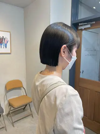 ショート Rin:nel hair所属・Takanishi くすみベージュカラーのヘアスタイル