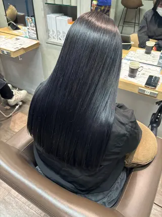 ロング 🎀縮毛矯正.暗髪 .艶髪🩶ちひろのヘアスタイル