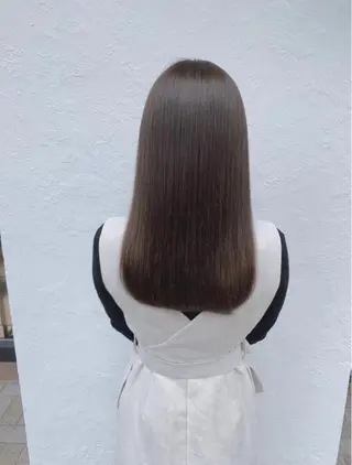 カラー 艶髪🥣透明感カラー 🫧前田奈津実のヘアスタイル