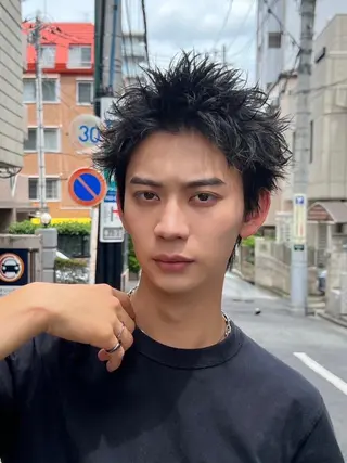 ショート パーマ メンズ フェザーパーマ浦和 スパイキーショートのヘアスタイル