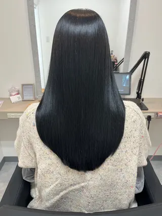 ロング 横内 麻美のヘアスタイル