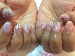 ネイル ネイルリボン 受付スタッフのネイルデザイン