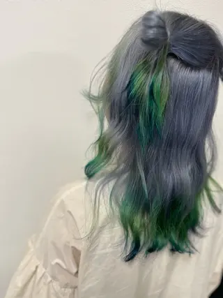 ミディアム 飯星慧斗 /ブリーチ、縮毛矯正のヘアスタイル