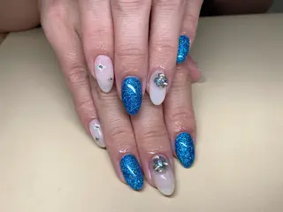 カラー 宇 田川のネイルデザイン