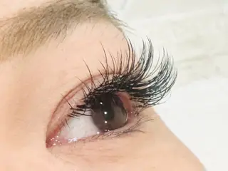 マツエク・マツパ office.chouchou所属・三谷 夏姫のマツエク・マツパデザイン