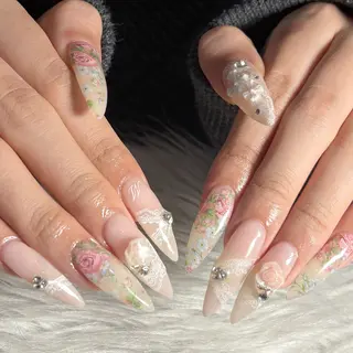 ネイル LAVISH manaのネイルデザイン