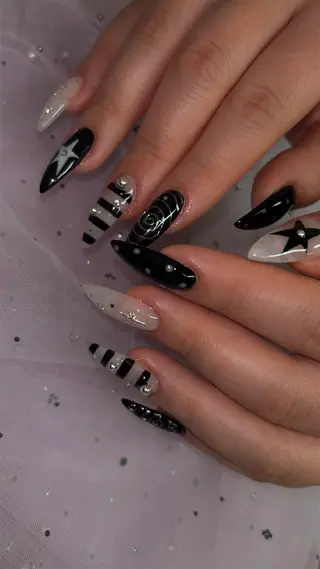 ネイル Lilith 🤍 Runaのネイルデザイン