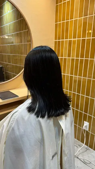 セミロング 透明感カラー/ MIOのヘアスタイル