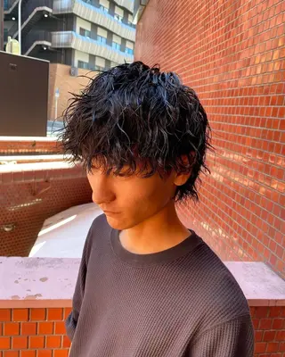 三ノ宮フェザーパーマ 蕃本 啓利のヘアスタイル