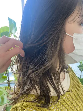 ミディアム Toiro 横浜所属・海外ヘア／レイヤー カットNatsuのヘアスタイル