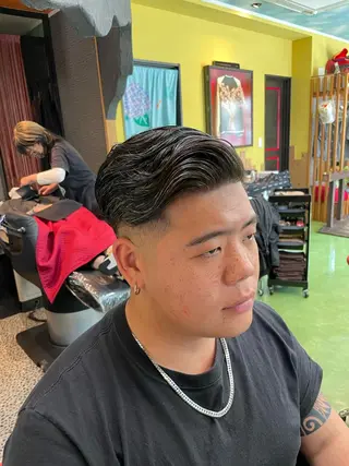 ショート メンズ デザインカラー🏝️ 須賀汐音のヘアスタイル