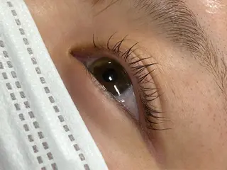 マツエク・マツパ 知久 絢音のヘアスタイル