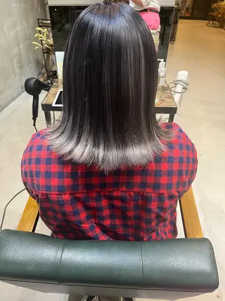 ミディアム カラー 鈴木 美紅のヘアスタイル