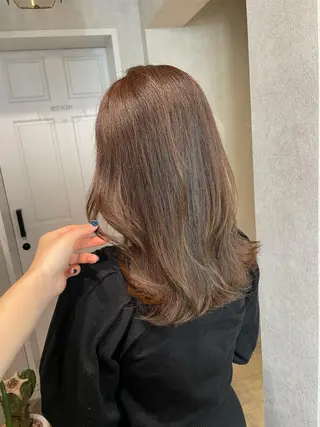 セミロング カラー ナチュラル透明感🌱 小山美樹子のヘアスタイル