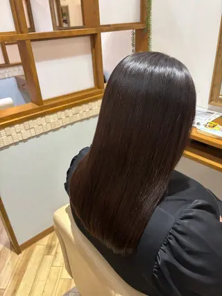 ロング 長山 里咲のヘアスタイル