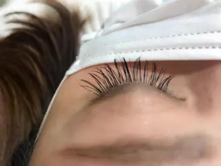 マツエク・マツパ 保子 祐里香のヘアスタイル