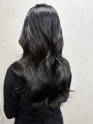 ロング maya レイヤーカットのヘアスタイル