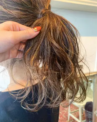 セミロング カラー ハイトーン/レイヤー 💜Akaneのヘアスタイル