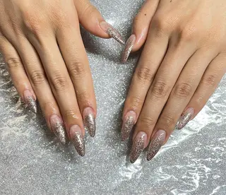 ネイル VIERU 🌈🎀💖のネイルデザイン