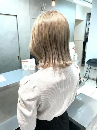 ミディアム カラー ボブ/透明感ベージュ 🫧クルミ🌟のヘアスタイル