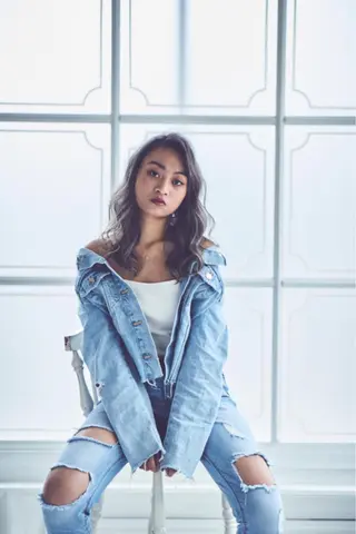 ミディアム 海外風レイヤーカット 👑店長　平松　由のヘアスタイル