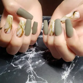 セミロング ネイル クロキ 。のネイルデザイン