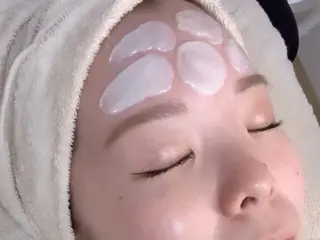 アイブロウ&フェイシャルサロンa‘lm所属・WAX脱毛/肌質改善 眉毛とお肌のサロンのエステ・リラクイメージ