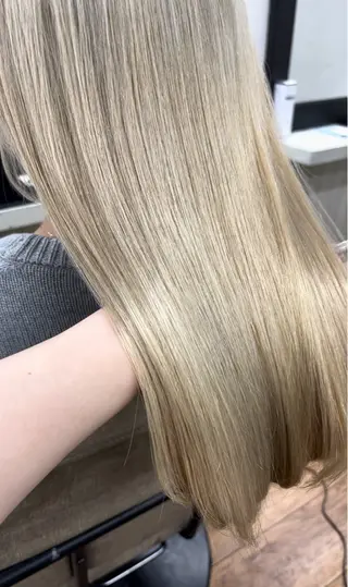 カラー 香野 優子のヘアスタイル