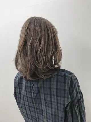 ミディアム カラー ブリーチカラー/ 岩破瑞希のヘアスタイル