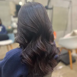 ロング カラー AIN.ANLY 明治神宮前所属・ムツキ/品のある 艶カラー/縮毛矯正のヘアスタイル