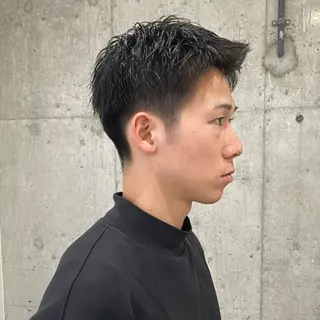 ショート メンズ センターパート/ニ ュアンスパーマのヘアスタイル