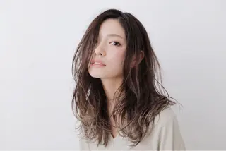 ロング カラー ヘアアレンジ CoCooN minamiのヘアスタイル