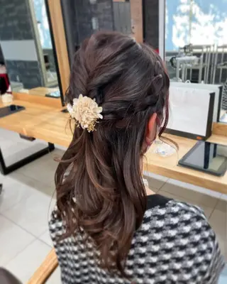 ヘアアレンジ 🦔Laulu 菅原綾乃のヘアスタイル