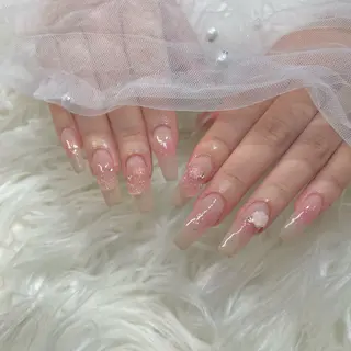 ネイル マシェリローズ所属・Macherie Roseのネイルデザイン