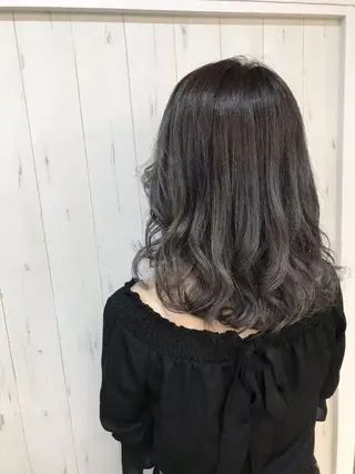 セミロング カラー パーマ ヘアアレンジ キッズ ネイル マツエク・マツパ メンズ人気NO,1 Genieジーニーのヘアスタイル