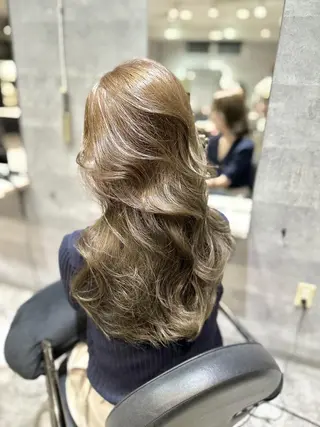 ロング カラー ヘアアレンジ _WHITE 難波本店のヘアスタイル