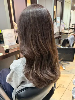 セミロング OPERA 赤塚のヘアスタイル