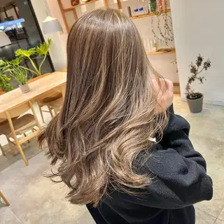 ロング hoNua. 栄/透明感カラーのヘアスタイル