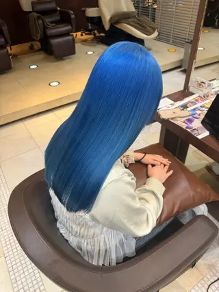 ロング 池田凛/ ハイトーンカラーのヘアスタイル