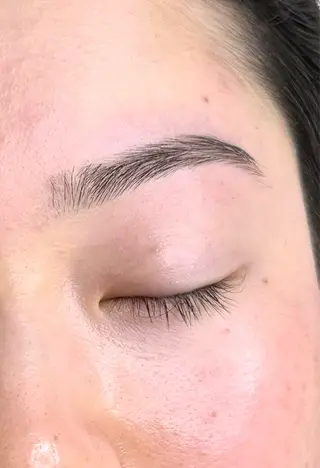 アイブロウ LOUVRE total beauty salon by aile所属・本間 渓の眉毛・アイブロウイメージ