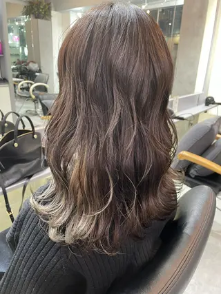 セミロング カラー エンドウ　ミノリ🤎 /半個室/レイヤーのヘアスタイル