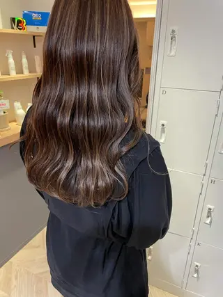 ロング カラー akane .のヘアスタイル