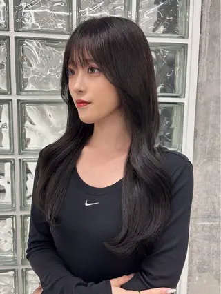 カラー 秋永 鈴のヘアスタイル