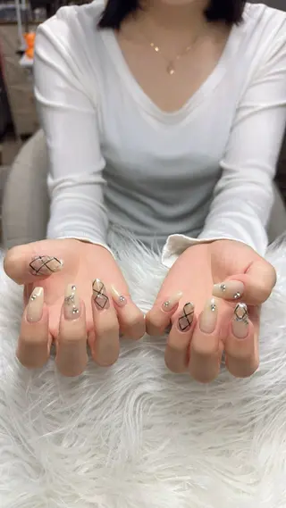 ネイル Nikoネイルサロン中野店所属・merci リカのネイルデザイン