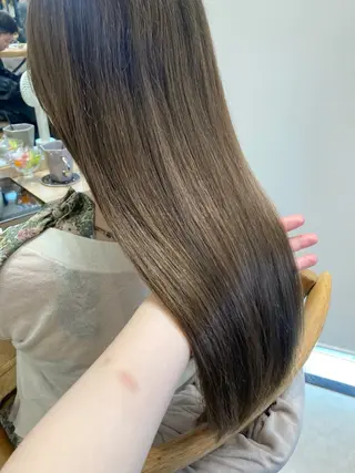 ロング ✨色持ちの良い艶 カラー✨蟹江真世のヘアスタイル