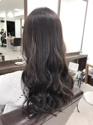 ロング カラー Zina 難波所属・YUDA 湯田のヘアスタイル