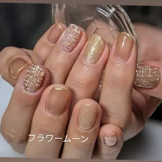 ネイル フラワー ムーンのネイルデザイン