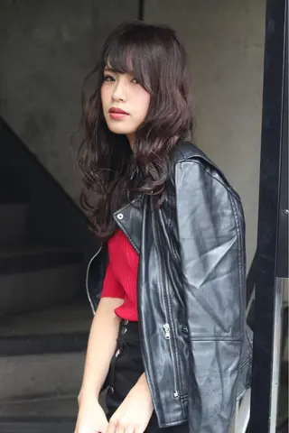 セミロング ホワイト&レイヤーカ ットエクステ長畠俊輔のヘアスタイル